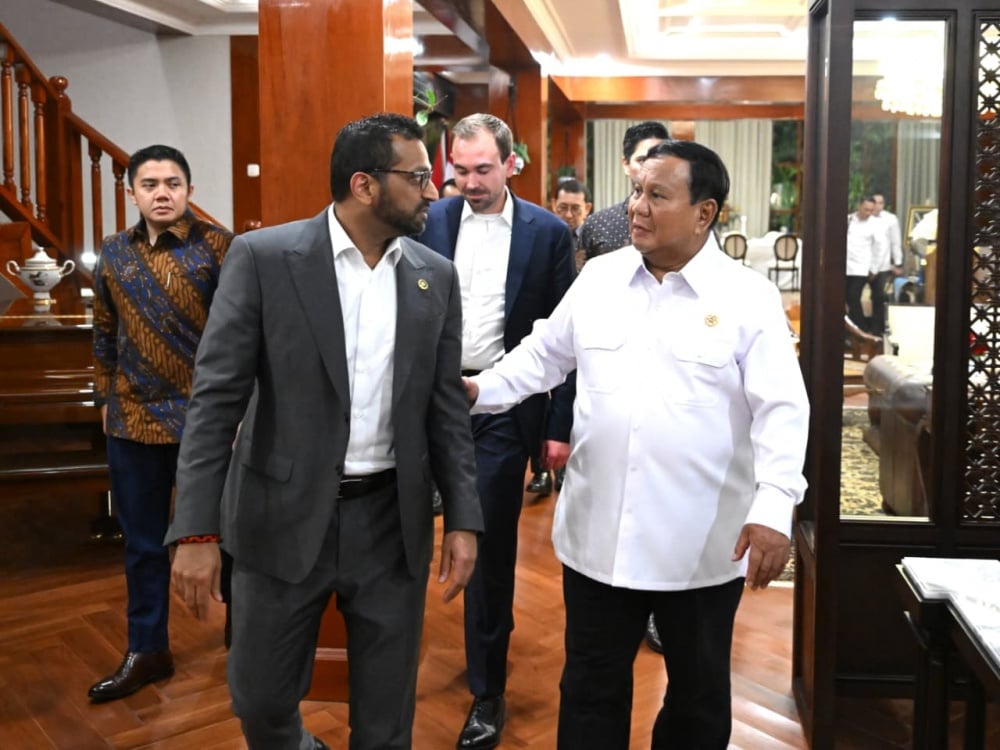 Prabowo meets FBI director over repatriation of Indonesian artefacts