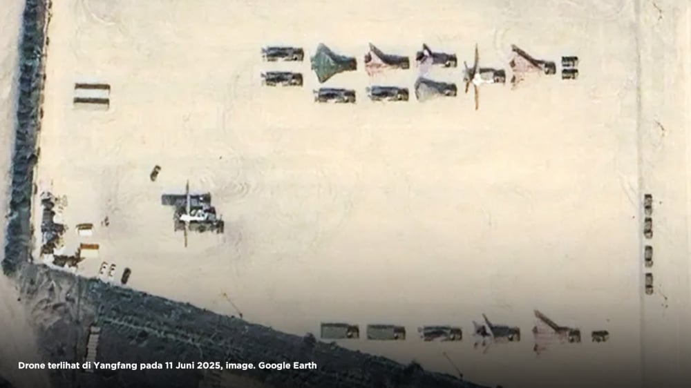 Satellite reveals new Chinese stealth drone resembling fighter jet ...