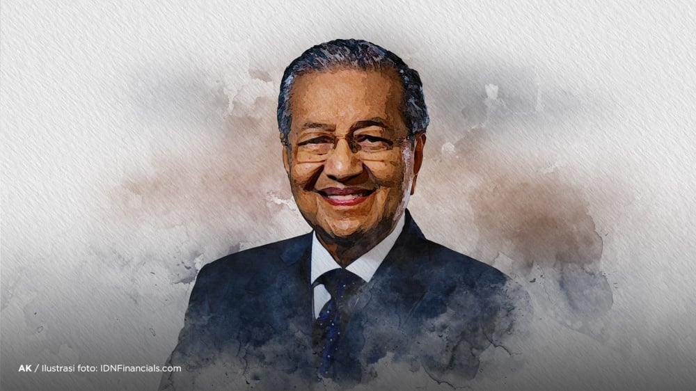Mahathir: Do not bow to America, expand trade with China