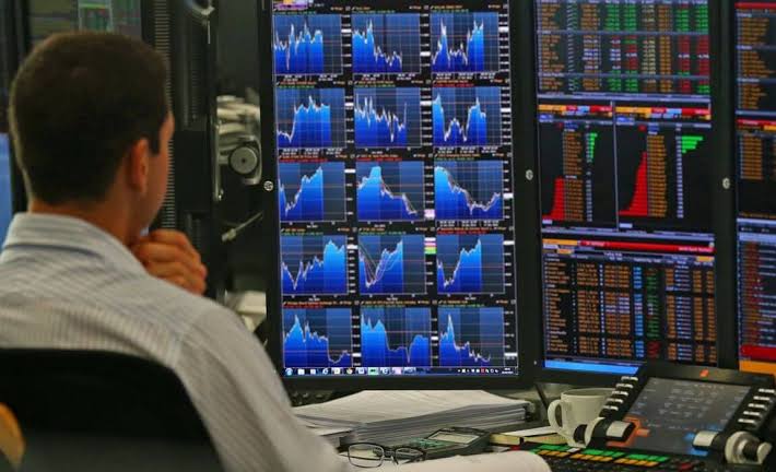 صناديق التحوط تحقق أرباحًا في يونيو بفضل استراتيجية البيع على المكشوف