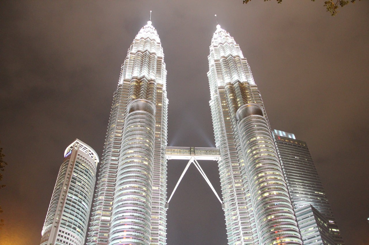 Petronas with Enilive and Euglena to build 650,000 ton bio refinery ...